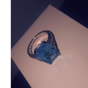 A Aquamarine light blue (palladium) Ring